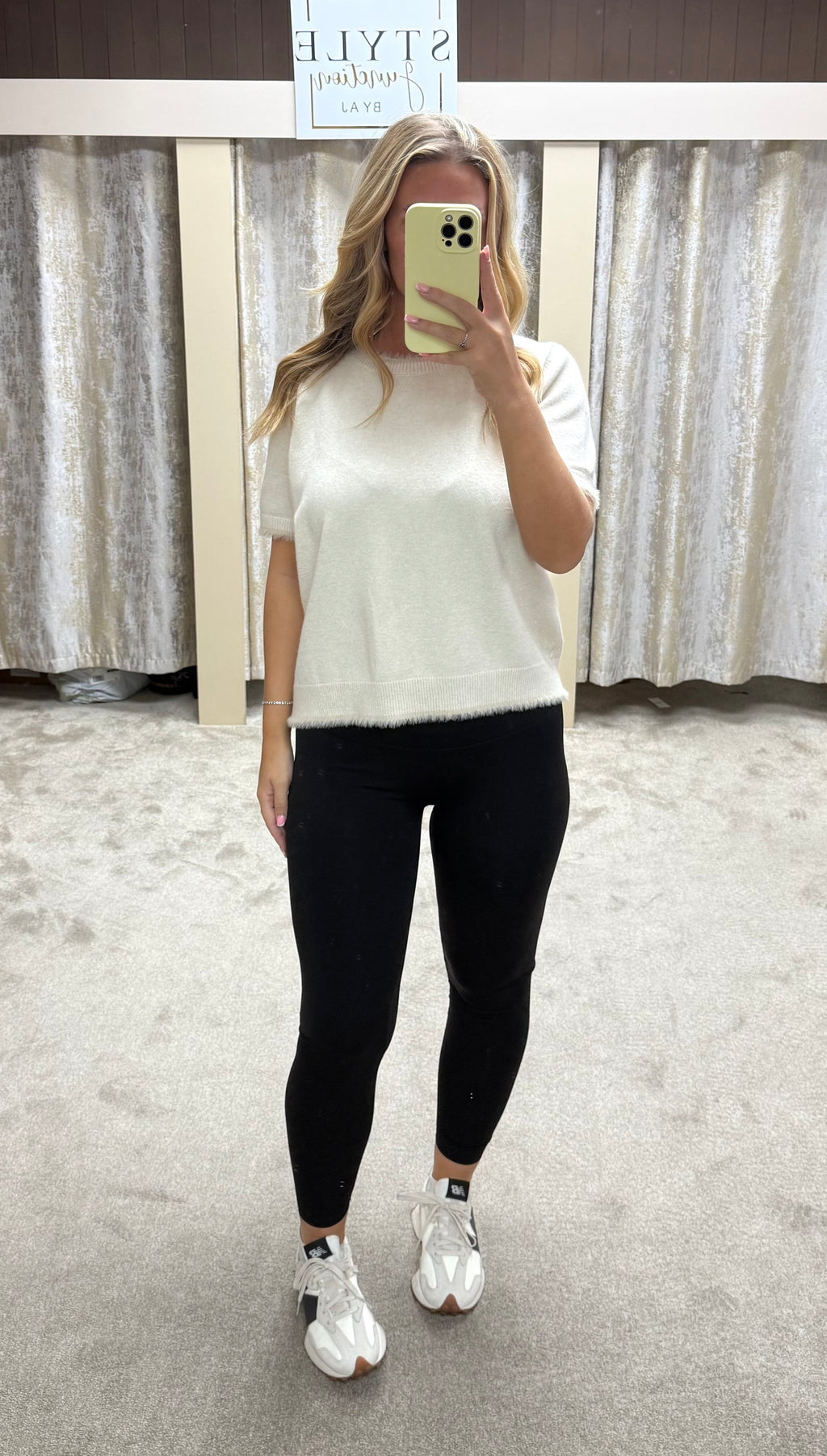 Fluffy Trim Short Sleeve Sweatshirt