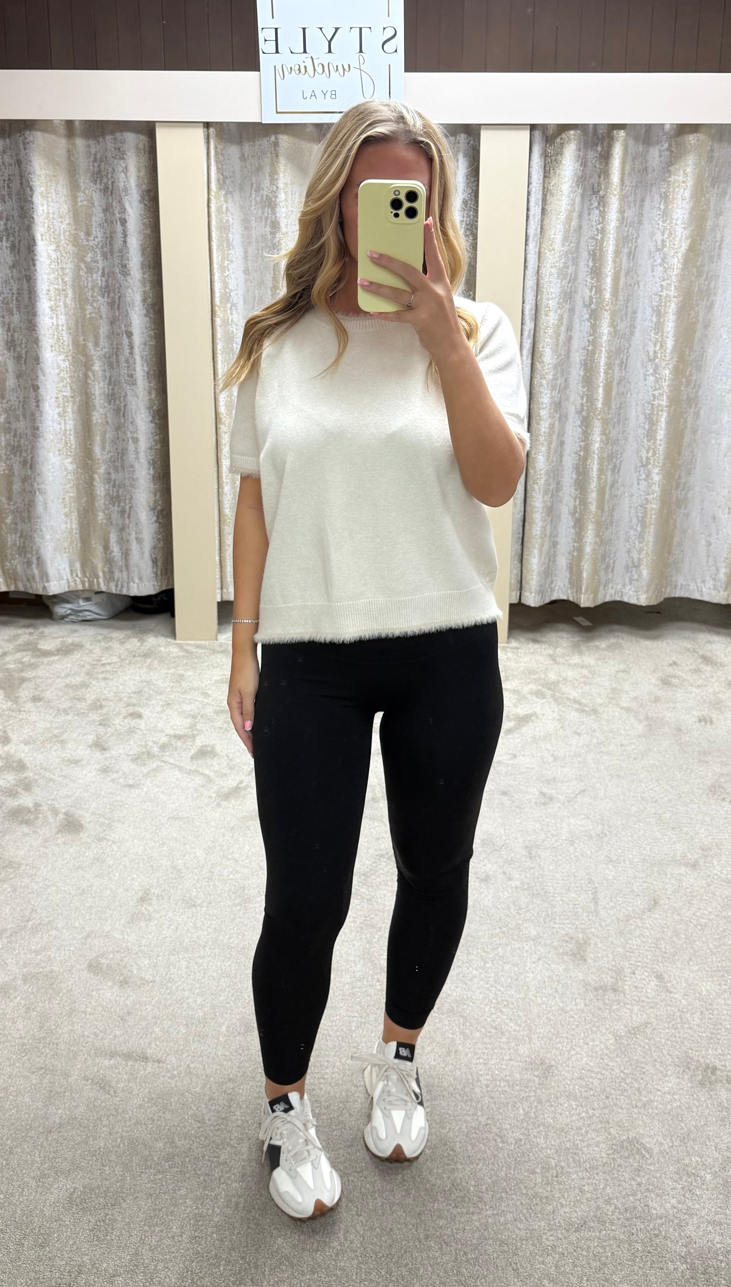Fluffy Trim Short Sleeve Sweatshirt