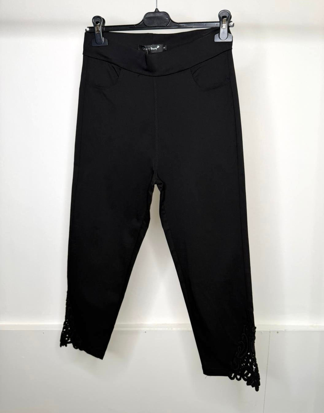 Stretchy Elasticated Waist Capri Pants With Crochet Ankle Detail - BLACK