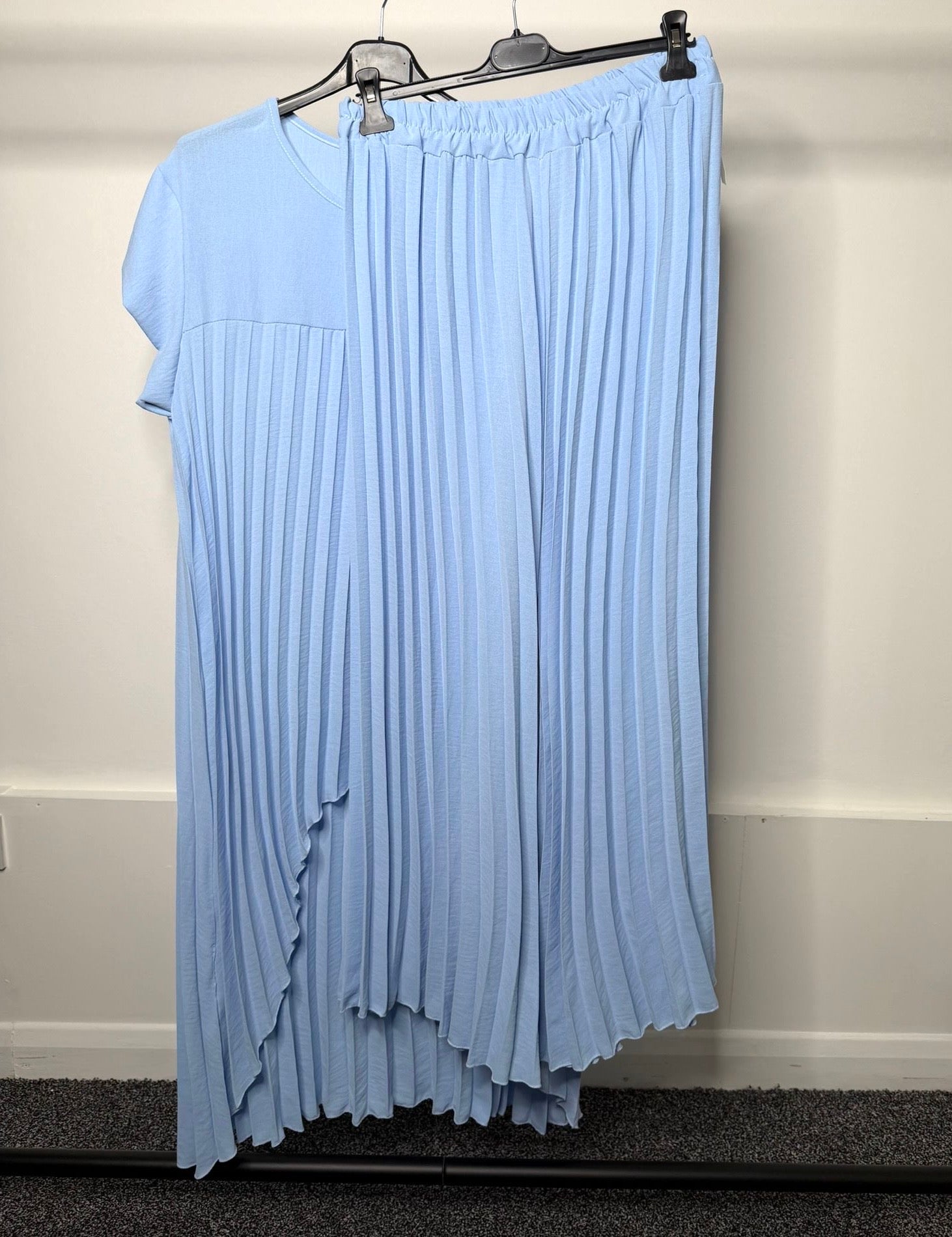 PLUS SIZE - Dipped Loose Fit Pleated Top & Trouser Co Ord