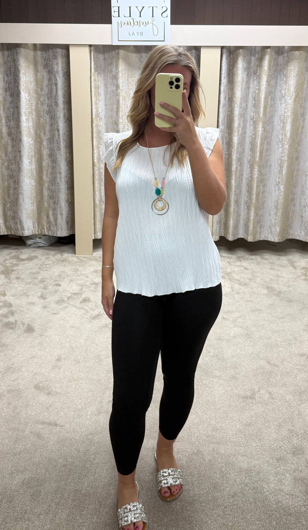 Frill Sleeve Detail Pleated Top With Necklace