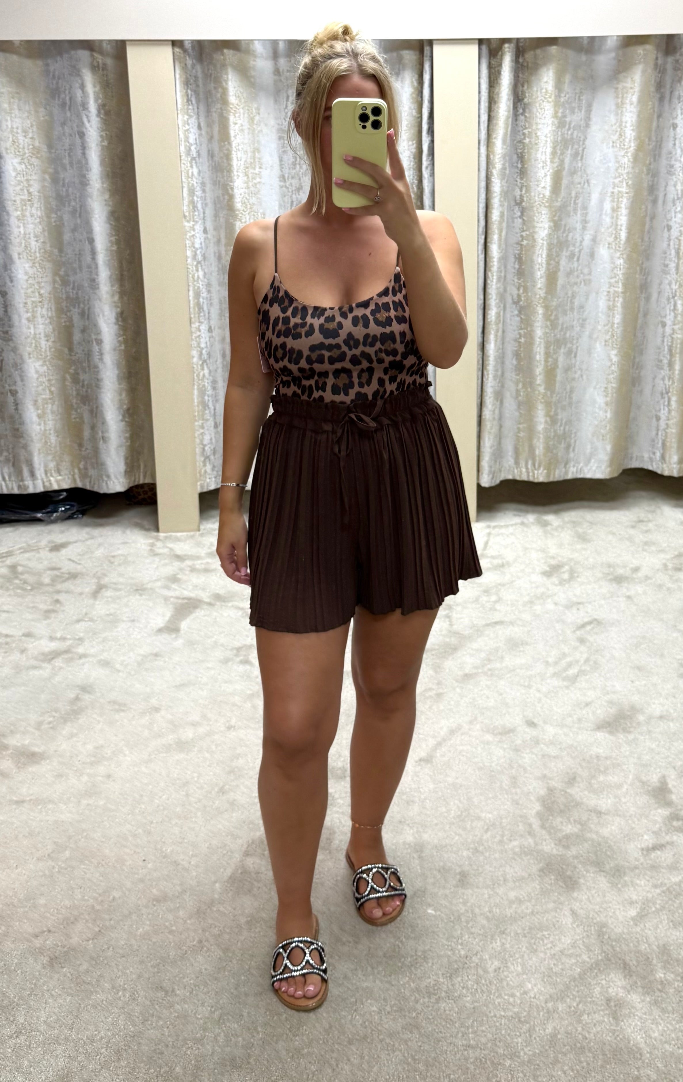 Magic Stretchy Pleated Shorts