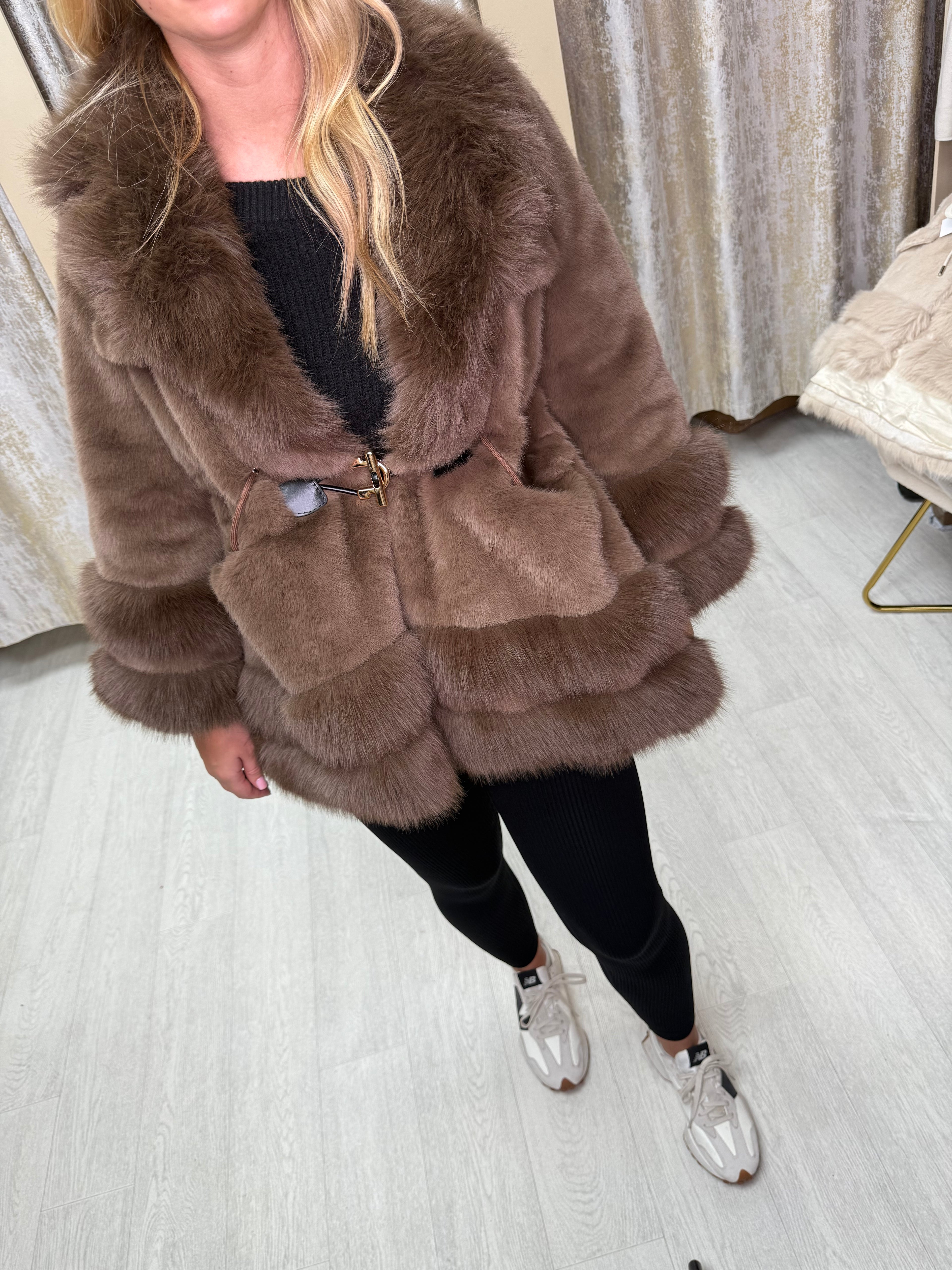 Elegant Faux Fur Trim Poncho