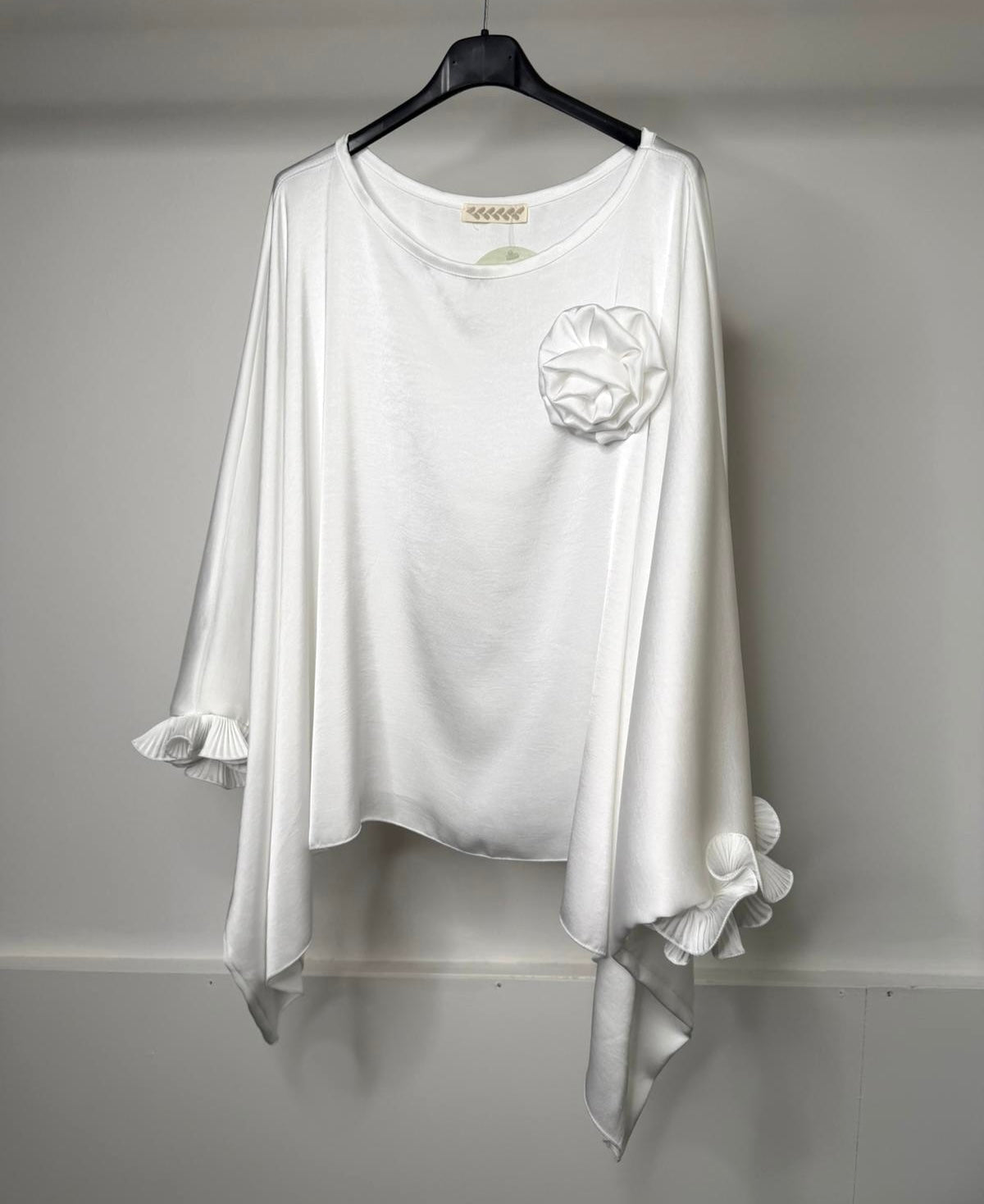 PLUS SIZE - Frill Cuff Sleeve Blouse With Detachable Rose Detail