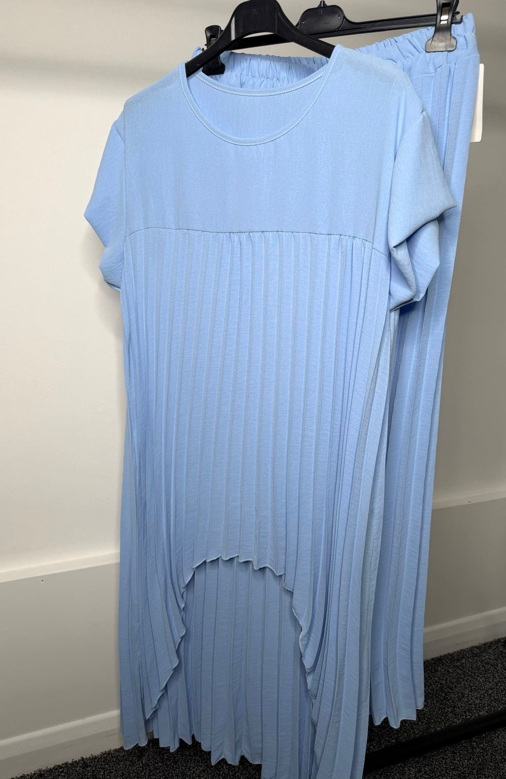 PLUS SIZE - Dipped Loose Fit Pleated Top & Trouser Co Ord