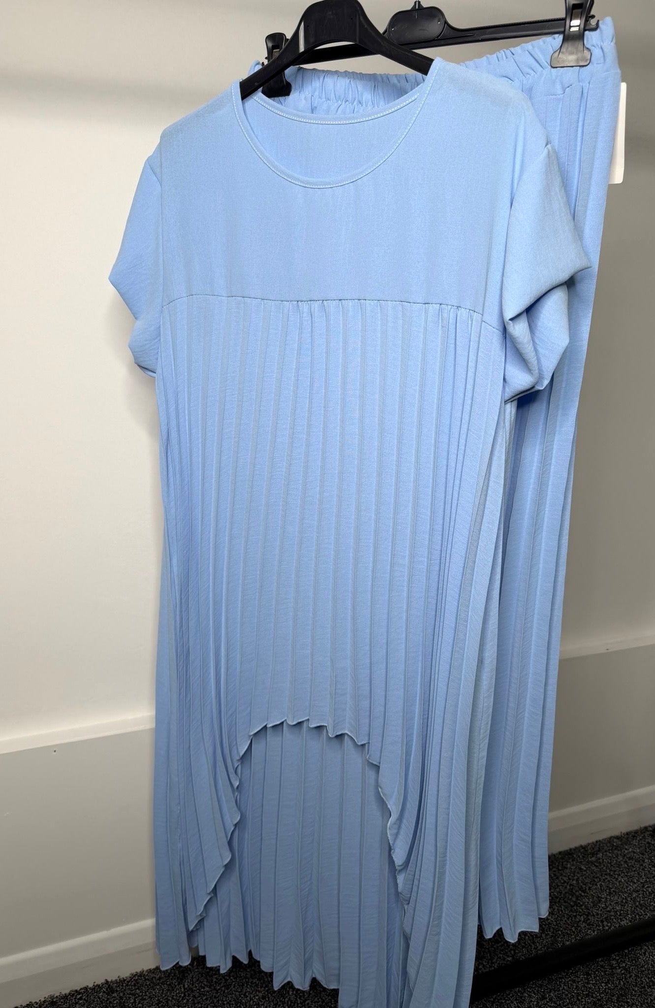 PLUS SIZE - Dipped Loose Fit Pleated Top & Trouser Co Ord