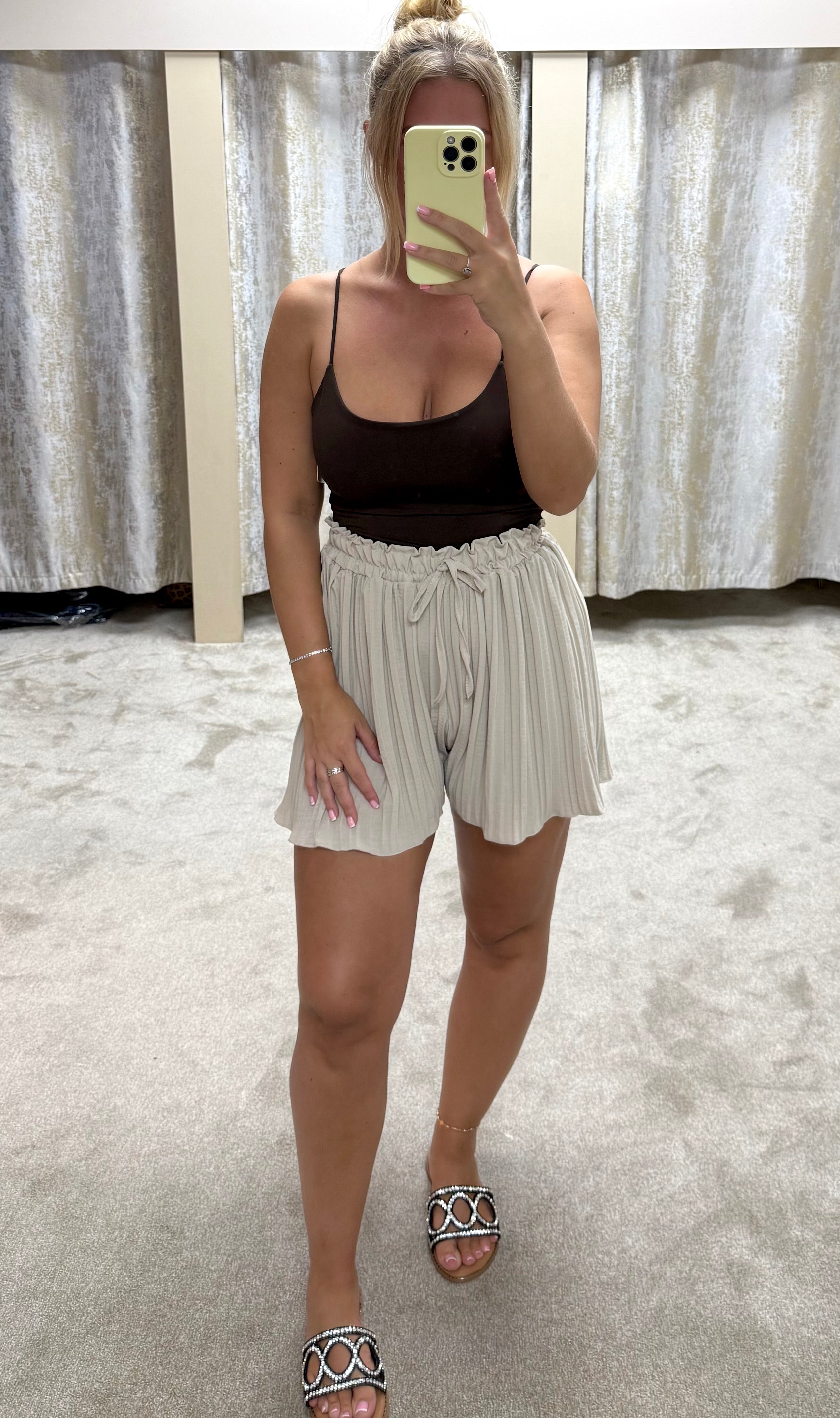 Magic Stretchy Pleated Shorts