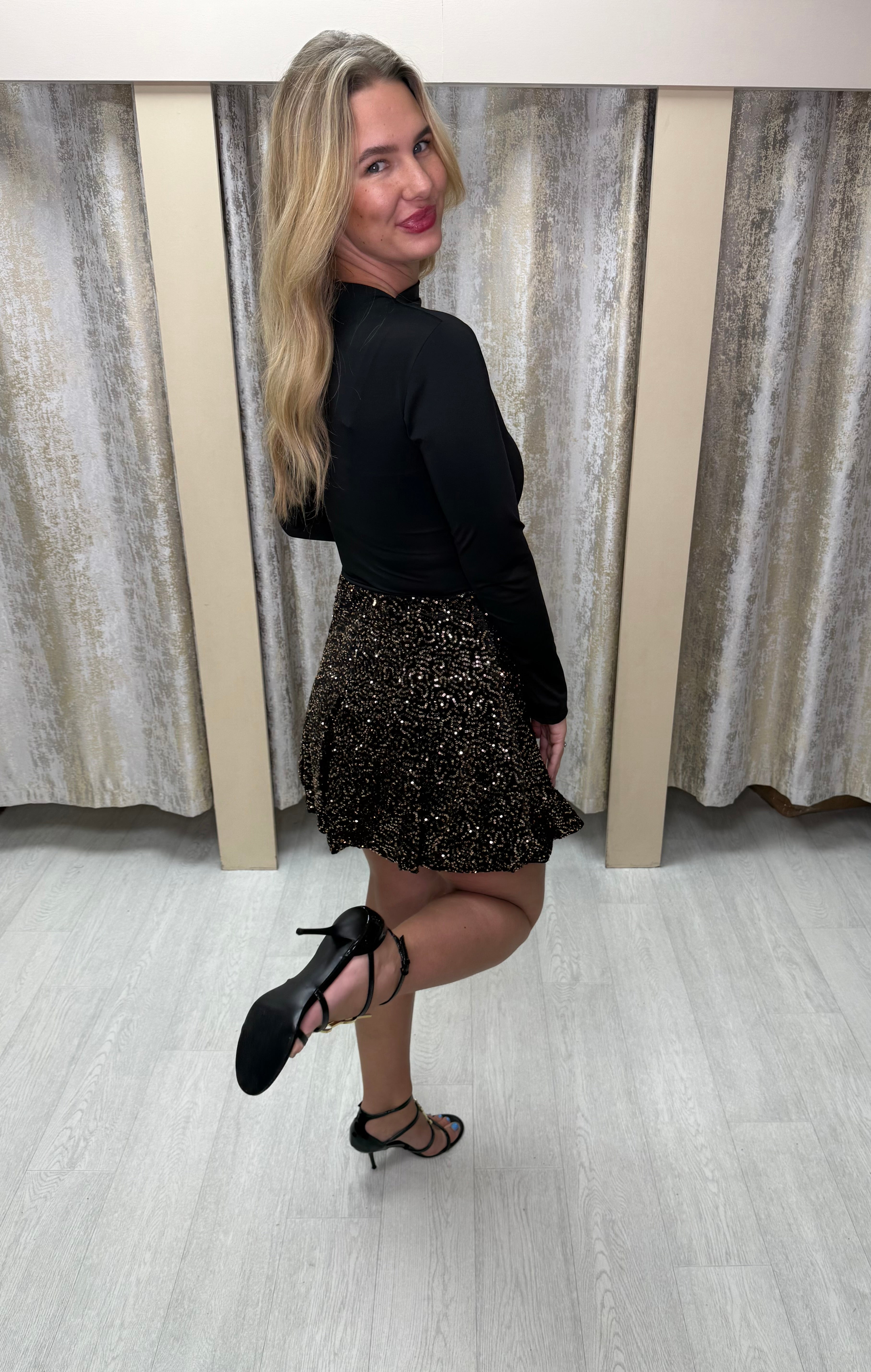 Glitter Sequin Pleated Elasticated Skirt - Black & Gold