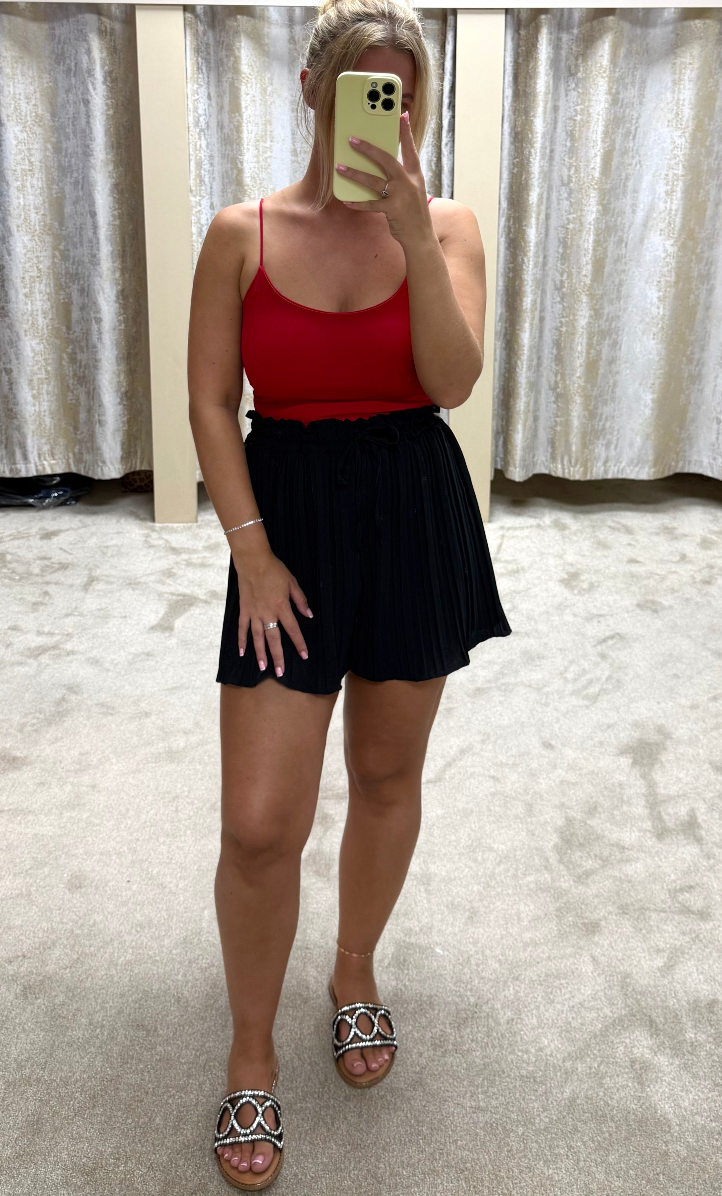 Magic Stretchy Pleated Shorts