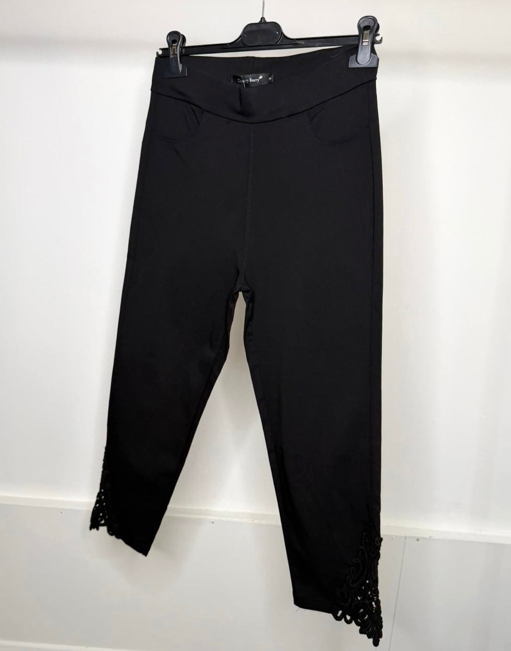 Stretchy Elasticated Waist Capri Pants With Crochet Ankle Detail - BLACK