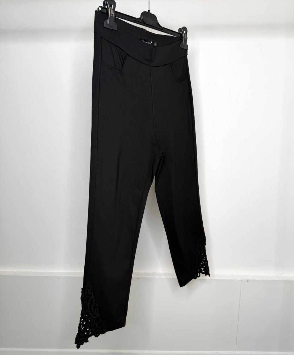 Stretchy Elasticated Waist Capri Pants With Crochet Ankle Detail - BLACK