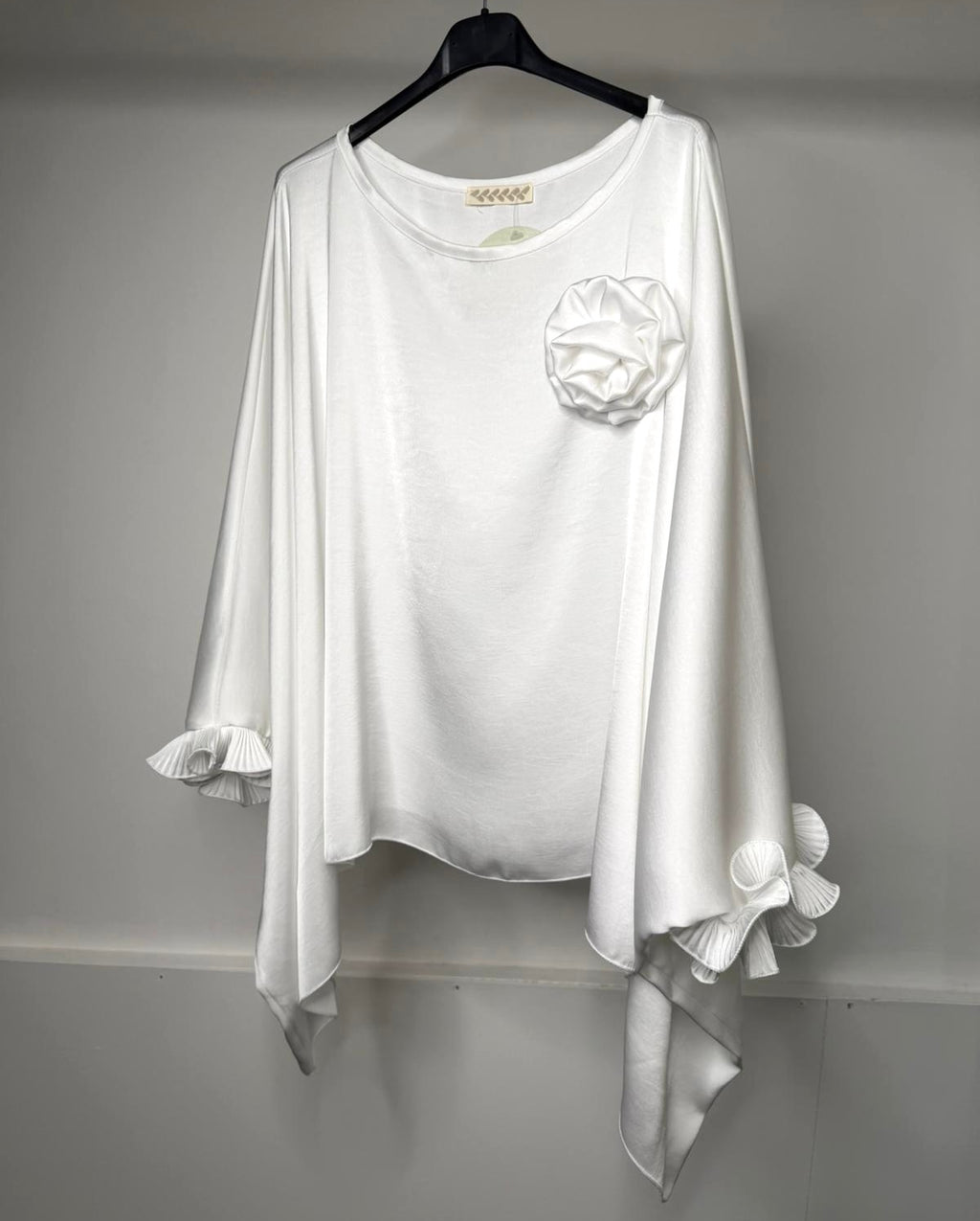 PLUS SIZE - Frill Cuff Sleeve Blouse With Detachable Rose Detail