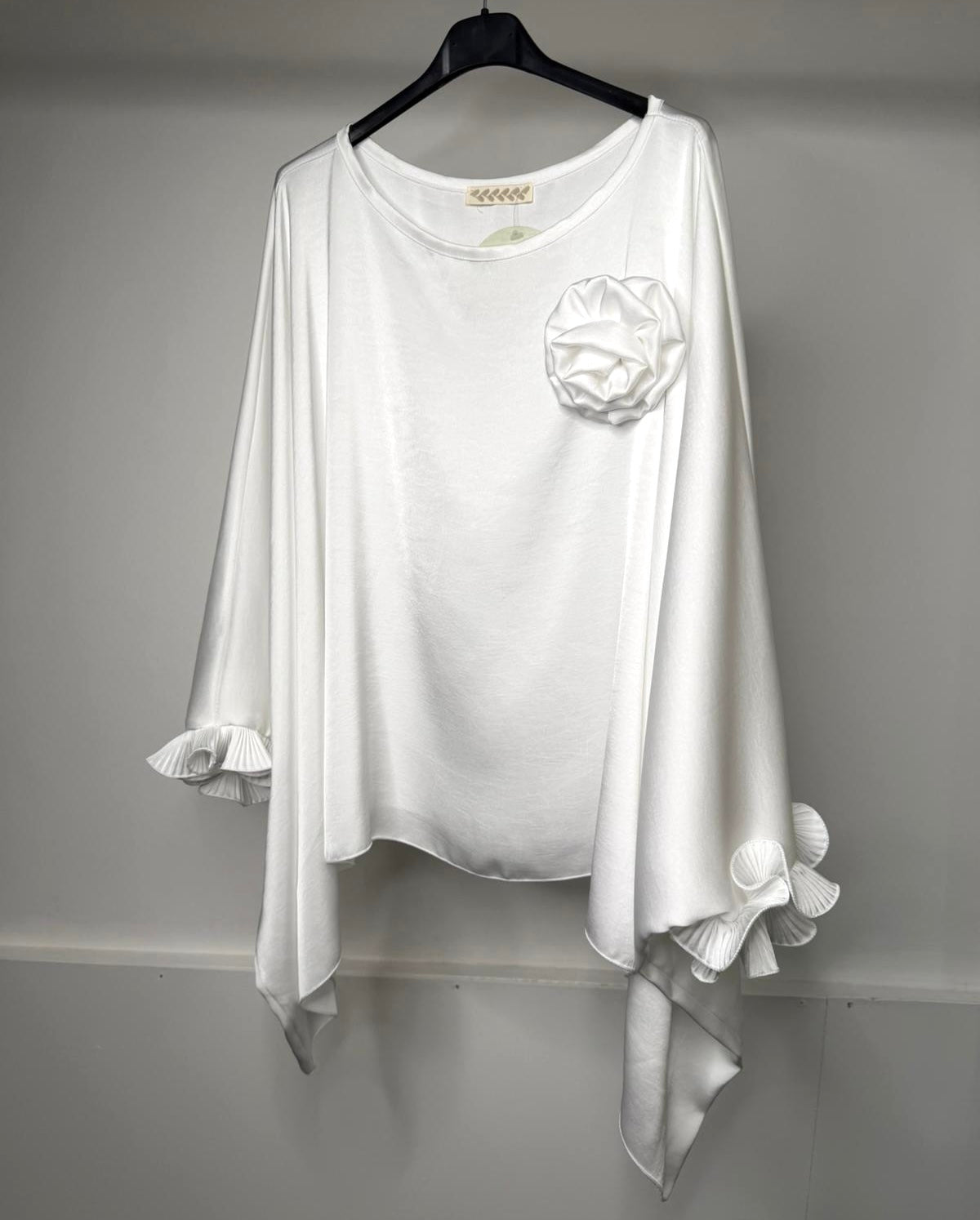 PLUS SIZE - Frill Cuff Sleeve Blouse With Detachable Rose Detail