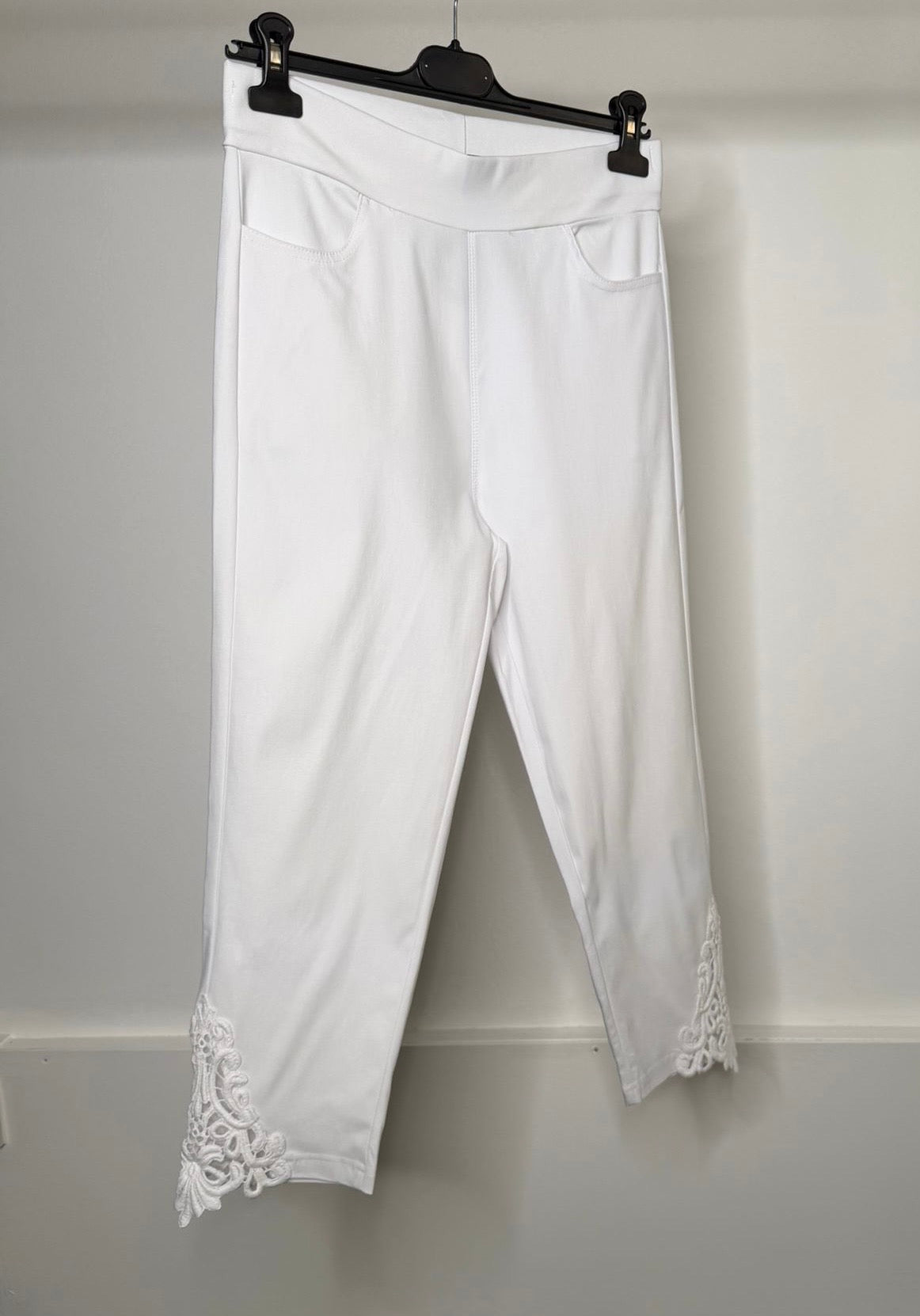 Stretchy Elasticated Waist Capri Pants With Crochet Ankle Detail - WHITE