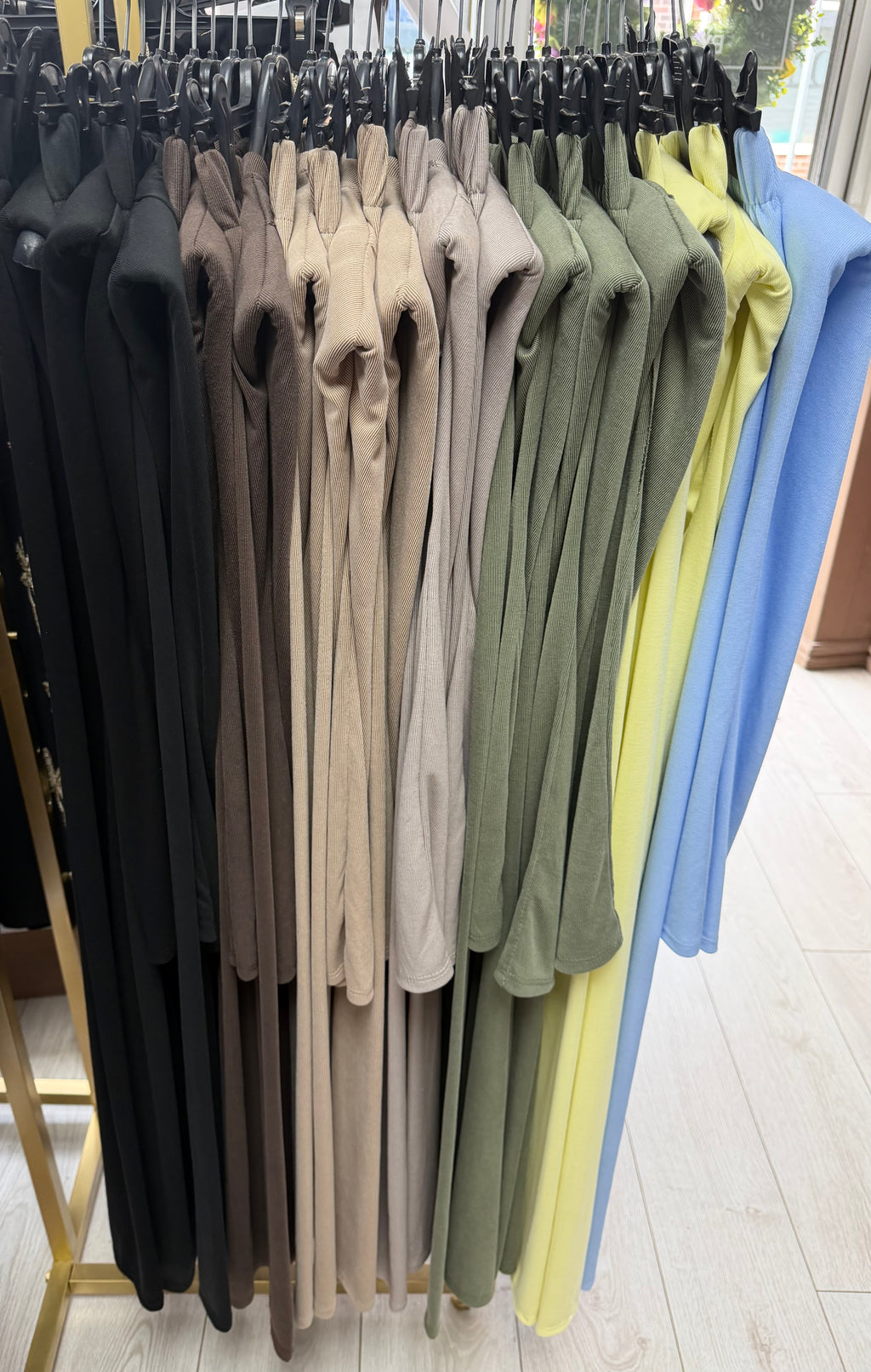 Flattering Ruched Detail Shoulder Pad Top & Elasticated Waist Trouser Co Ord