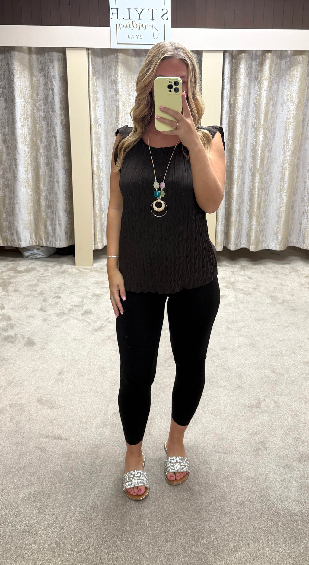 Frill Sleeve Detail Pleated Top With Necklace