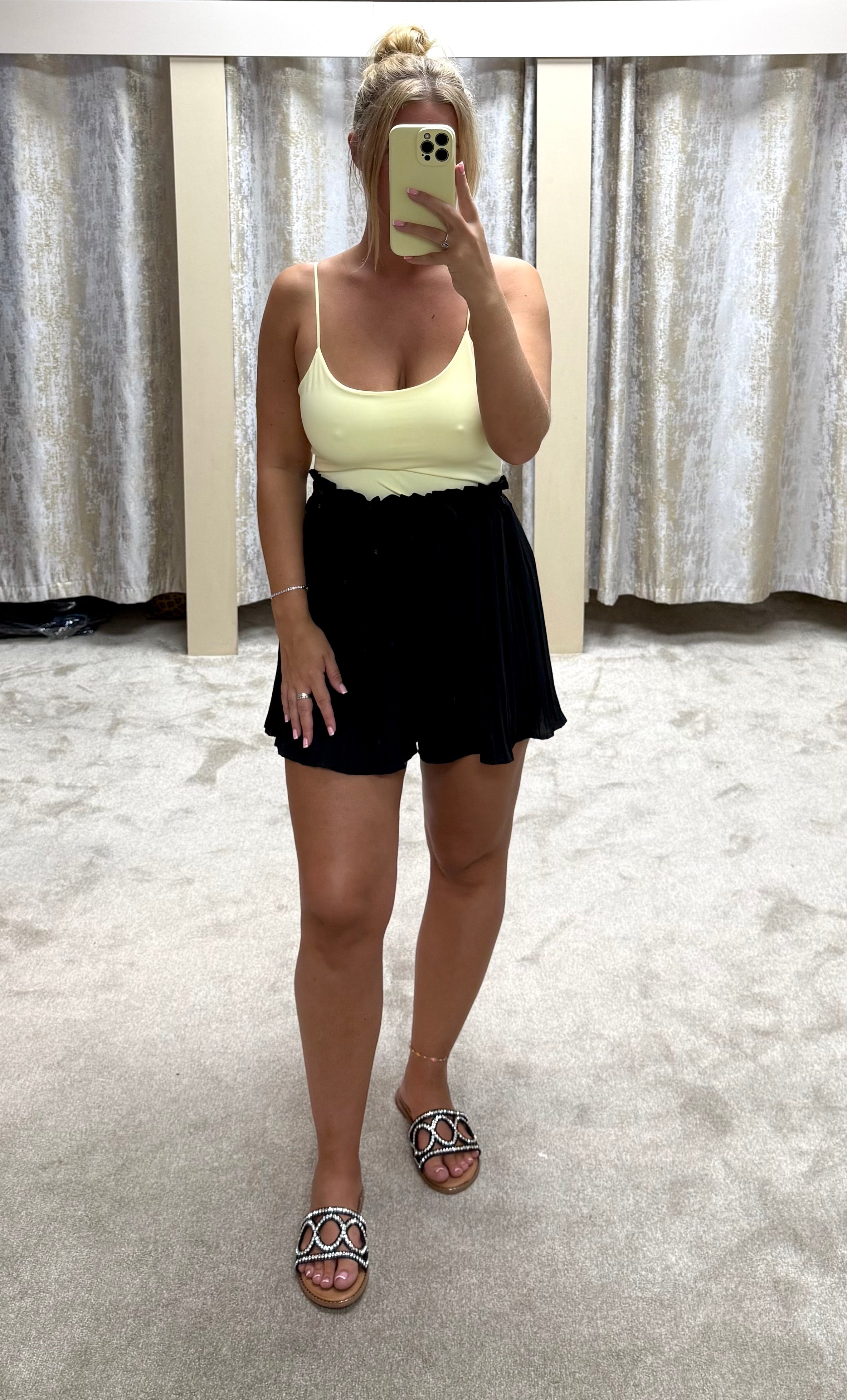 Magic Stretchy Pleated Shorts
