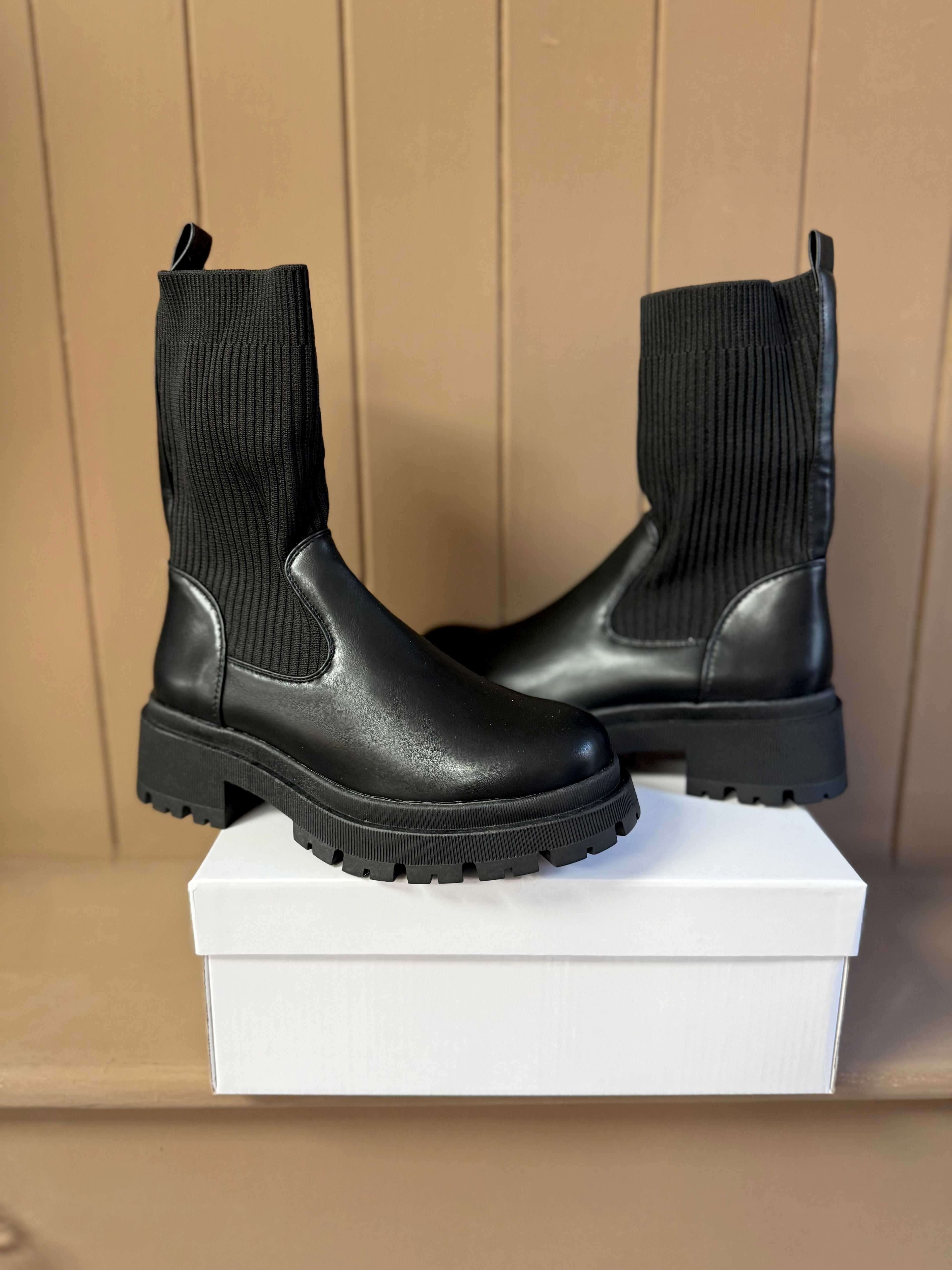 Black Knit Stretchy Chelsea Ankle Boots